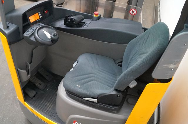Jungheinrich ETV214 - Reach truck: picture 3 Jungheinrich ETV214 - Reach truck: picture 3