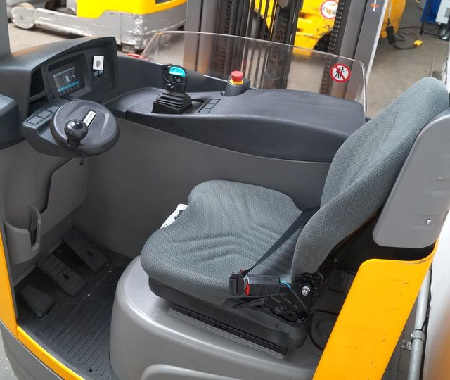 Jungheinrich ETV214 - Reach truck: picture 3 Jungheinrich ETV214 - Reach truck: picture 3