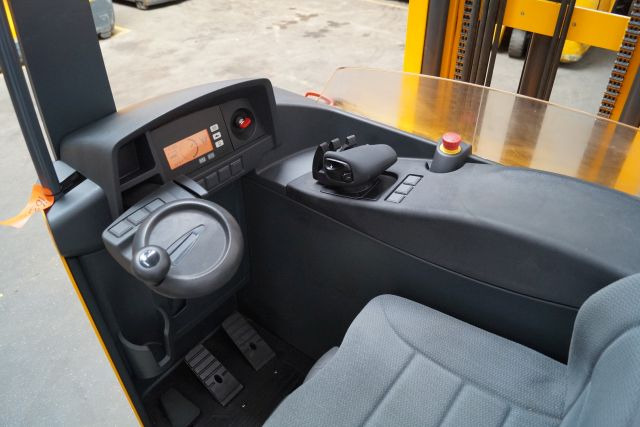 Jungheinrich ETV214 - Reach truck: picture 3 Jungheinrich ETV214 - Reach truck: picture 3