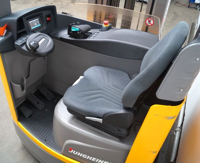 Jungheinrich ETV320 - Reach truck: picture 3 Jungheinrich ETV320 - Reach truck: picture 3