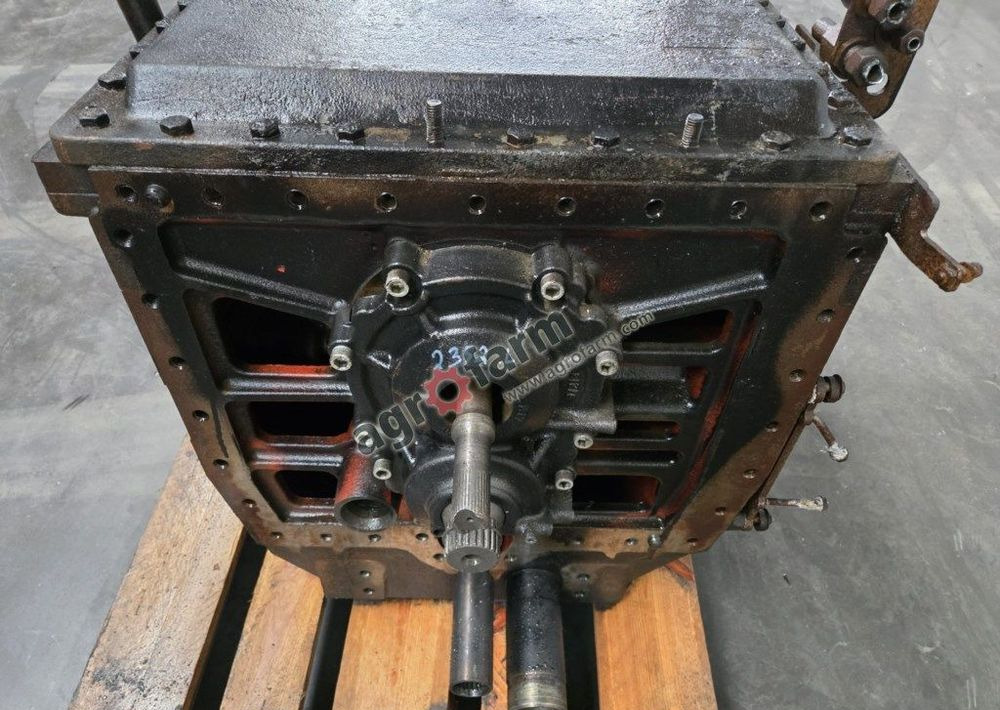 Skrzynia biegów CMATIC, Claas Arion 630 - Gearbox: picture 4 Skrzynia biegów CMATIC, Claas Arion 630 - Gearbox: picture 4