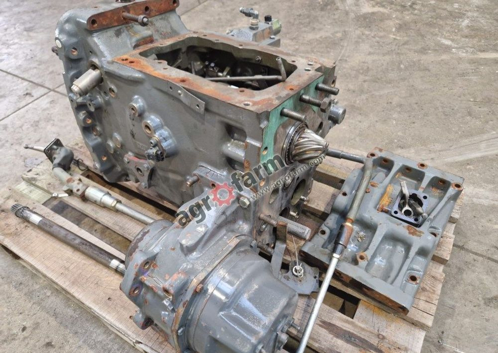Skrzynia biegów Fendt 310C - Gearbox: picture 1 Skrzynia biegów Fendt 310C - Gearbox: picture 1