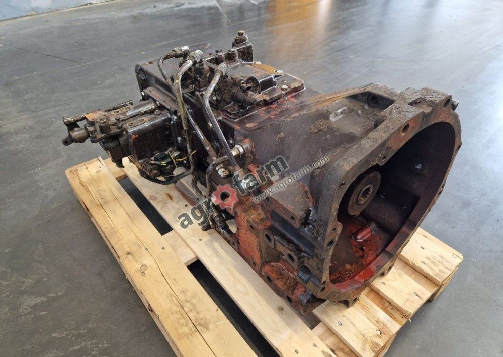 Skrzynia biegów New Holland M100 - Gearbox: picture 2 Skrzynia biegów New Holland M100 - Gearbox: picture 2
