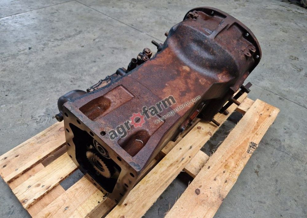 Skrzynia biegów New Holland T5040 - Gearbox: picture 3 Skrzynia biegów New Holland T5040 - Gearbox: picture 3