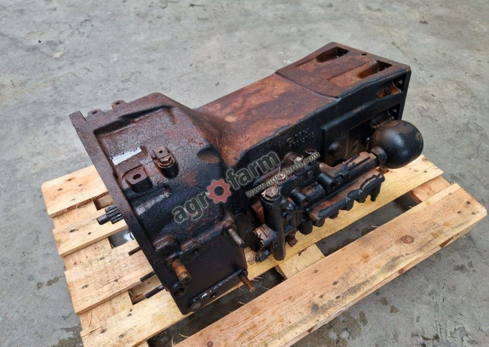 Skrzynia biegów New Holland T5040 - Gearbox: picture 1 Skrzynia biegów New Holland T5040 - Gearbox: picture 1