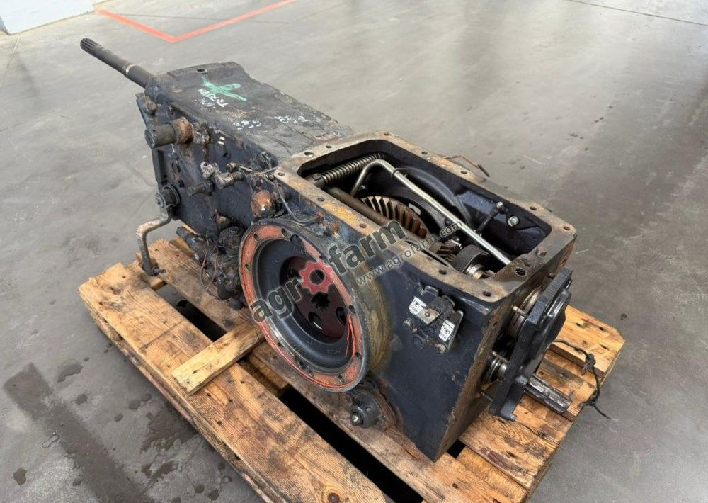 Skrzynia biegów New Holland TN70VA - Gearbox: picture 2 Skrzynia biegów New Holland TN70VA - Gearbox: picture 2