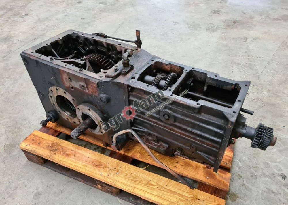 Skrzynia biegów, most tylny Renault 75-34 - Gearbox: picture 1 Skrzynia biegów, most tylny Renault 75-34 - Gearbox: picture 1