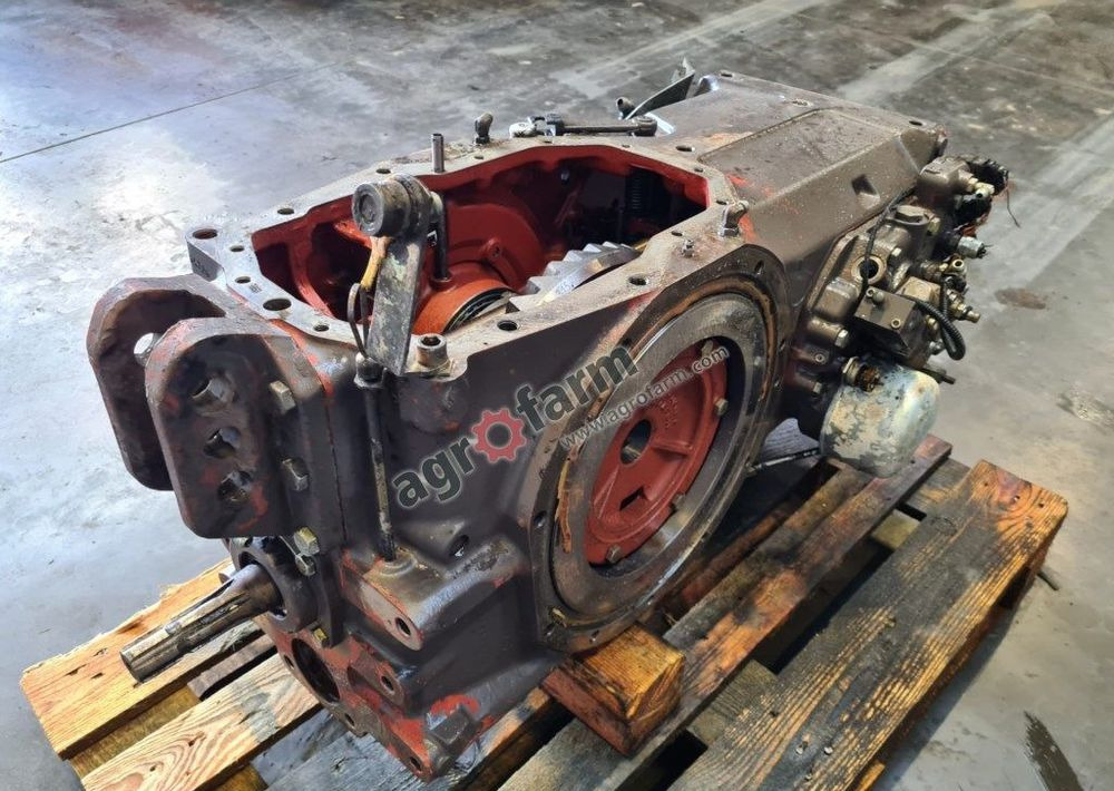 Tylny most Massey Ferguson 6130 0300B01 - Gearbox: picture 2 Tylny most Massey Ferguson 6130 0300B01 - Gearbox: picture 2