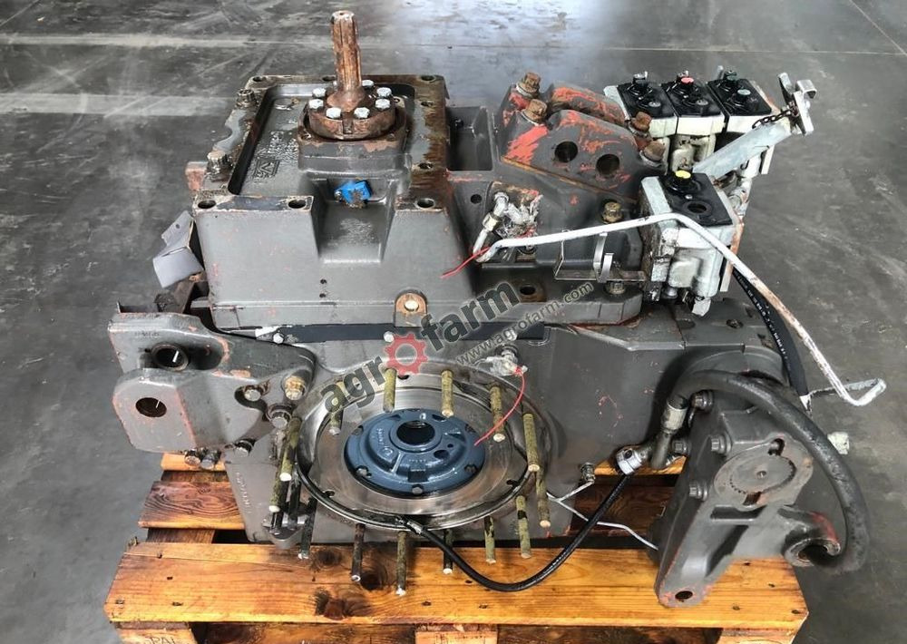 Tylny most Massey Ferguson 8270 868B2 - Gearbox: picture 2 Tylny most Massey Ferguson 8270 868B2 - Gearbox: picture 2