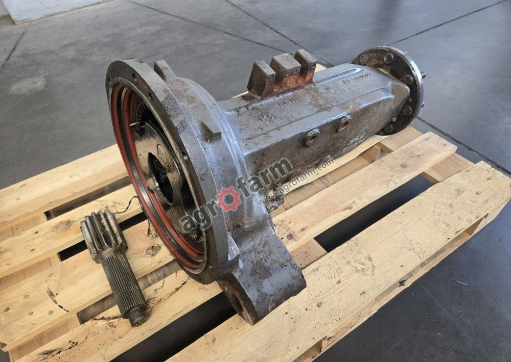 Zwolnica tylna, lewa Renault Ares 546 540 550 - Transmission: picture 1 Zwolnica tylna, lewa Renault Ares 546 540 550 - Transmission: picture 1