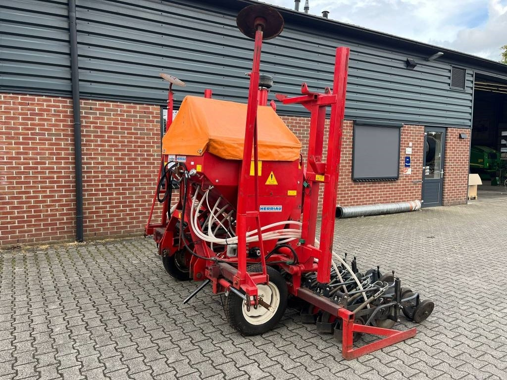 Herriau Turbosem SP12 - Precision sowing machine: picture 1 Herriau Turbosem SP12 - Precision sowing machine: picture 1