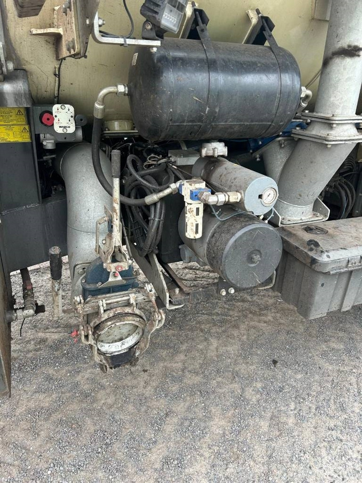 Kaweco Double Twin Shift 16 m3 - Slurry tanker: picture 4 Kaweco Double Twin Shift 16 m3 - Slurry tanker: picture 4