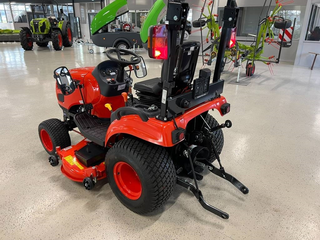 Kioti CS 2510 HST - Municipal tractor: picture 3 Kioti CS 2510 HST - Municipal tractor: picture 3