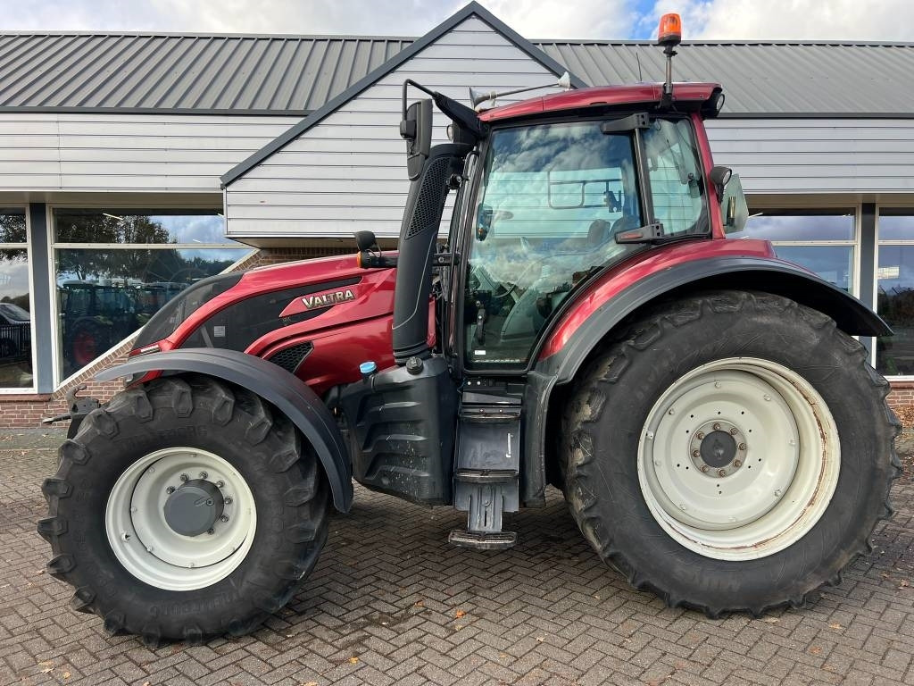 Valtra T 174 Versu - Farm tractor: picture 2 Valtra T 174 Versu - Farm tractor: picture 2