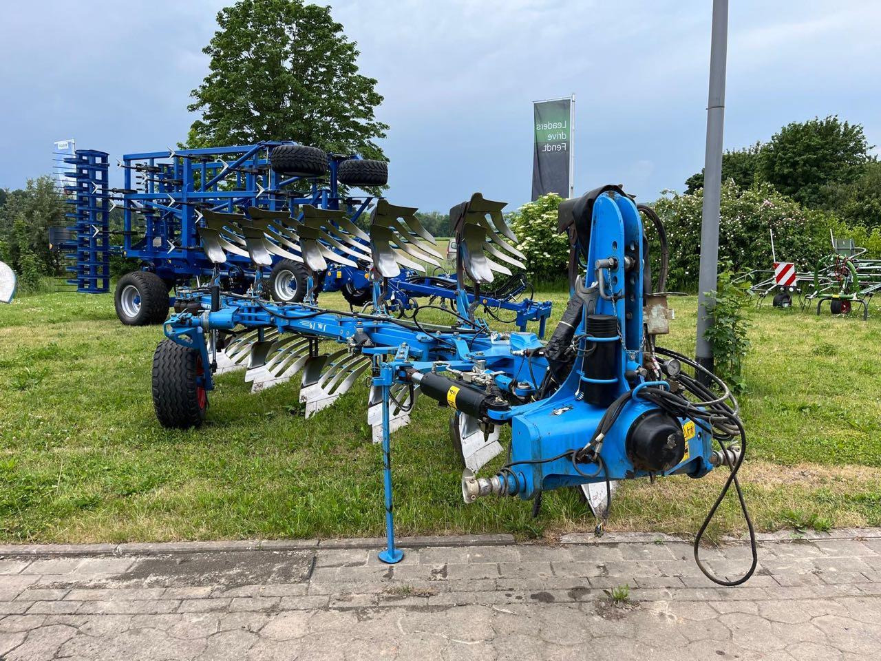 Lemken Juwel 8 V T 5 + 1 L 100 TurnControl - Plow: picture 1 Lemken Juwel 8 V T 5 + 1 L 100 TurnControl - Plow: picture 1