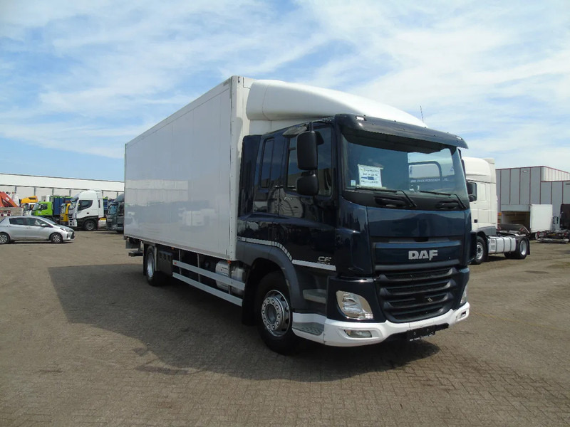 DAF CF 220 + CARRIER + EURO 6 + LIFT - Refrigerator truck: picture 5 DAF CF 220 + CARRIER + EURO 6 + LIFT - Refrigerator truck: picture 5