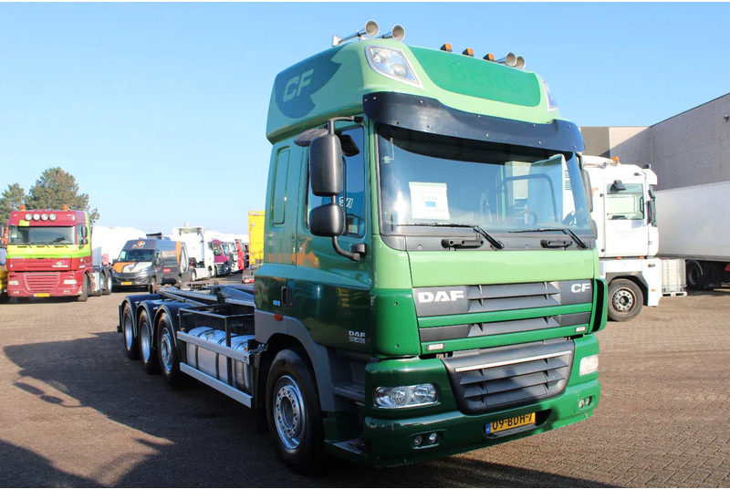 DAF CF 85.460 8X4 + 30 TON VDL hook + euro 5 - Hook lift truck: picture 3 DAF CF 85.460 8X4 + 30 TON VDL hook + euro 5 - Hook lift truck: picture 3
