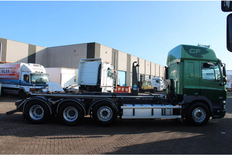 DAF CF 85.460 8X4 + 30 TON VDL hook + euro 5 - Hook lift truck: picture 5 DAF CF 85.460 8X4 + 30 TON VDL hook + euro 5 - Hook lift truck: picture 5