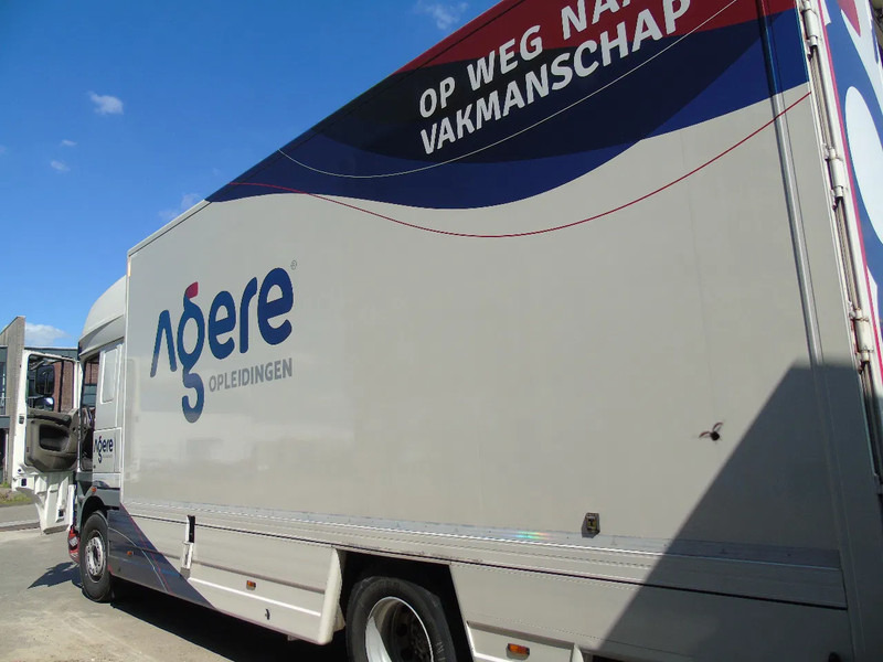 Box truck DAF XF 105 .460 + MANUAL + EURO 5: picture 18