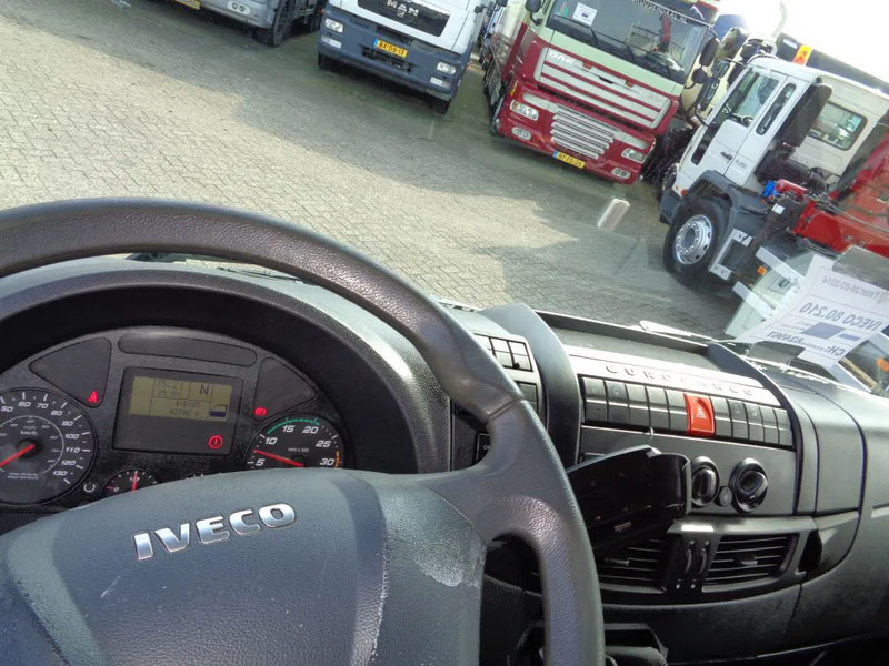 Iveco Eurocargo 80EL21 Manual + Euro 6 + Dhollandia Lift - Curtainsider truck: picture 4 Iveco Eurocargo 80EL21 Manual + Euro 6 + Dhollandia Lift - Curtainsider truck: picture 4
