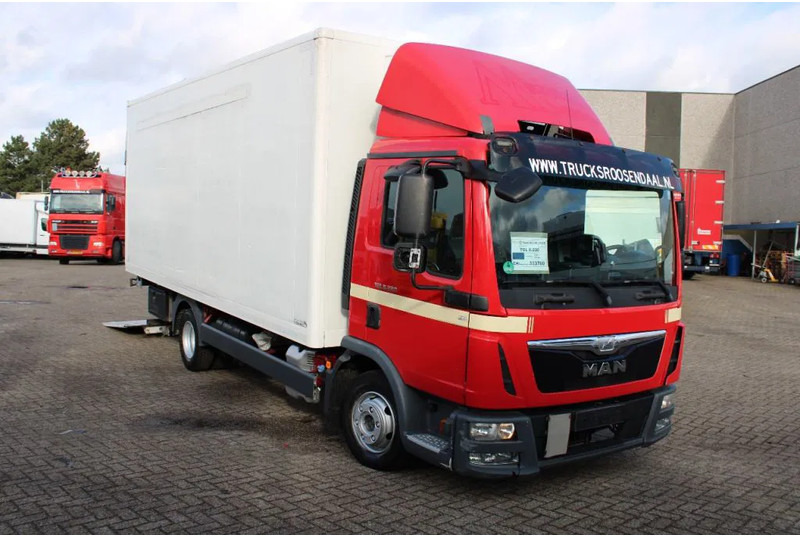 MAN TGL 8.220 + MANUAL + EURO 6 + LIFT - Refrigerator truck: picture 3 MAN TGL 8.220 + MANUAL + EURO 6 + LIFT - Refrigerator truck: picture 3