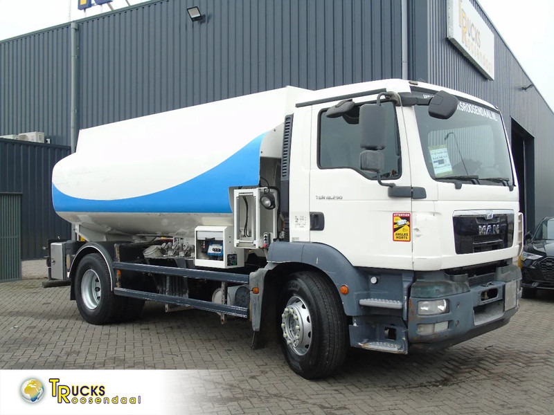 MAN TGM 18.290 + 14.000 liter + pump/meter complete + 4 compartments + euro 5 - Tank truck: picture 1 MAN TGM 18.290 + 14.000 liter + pump/meter complete + 4 compartments + euro 5 - Tank truck: picture 1