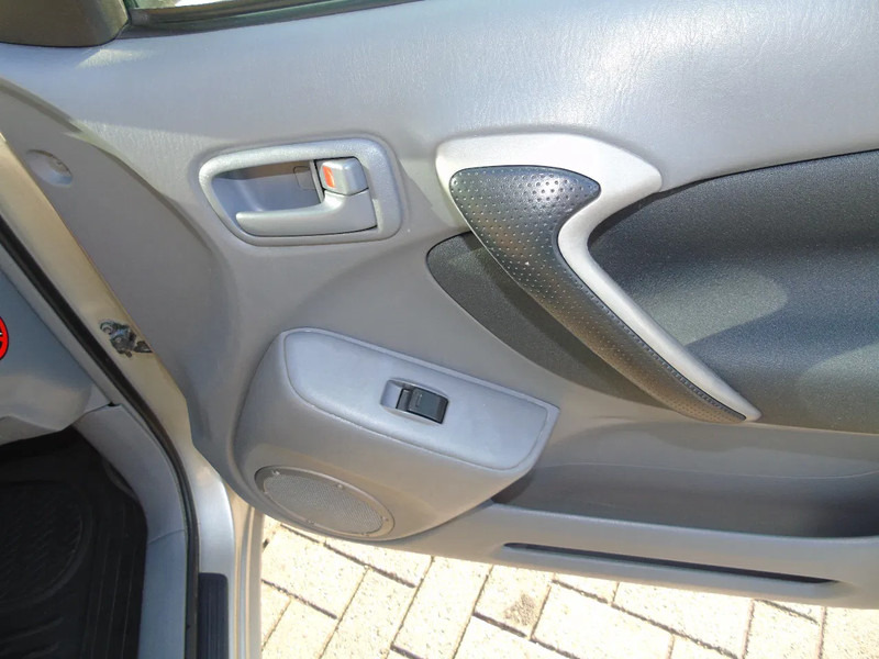 SUV Toyota RAV4 + 4X4 + AUTOMAT + PETROL: picture 18