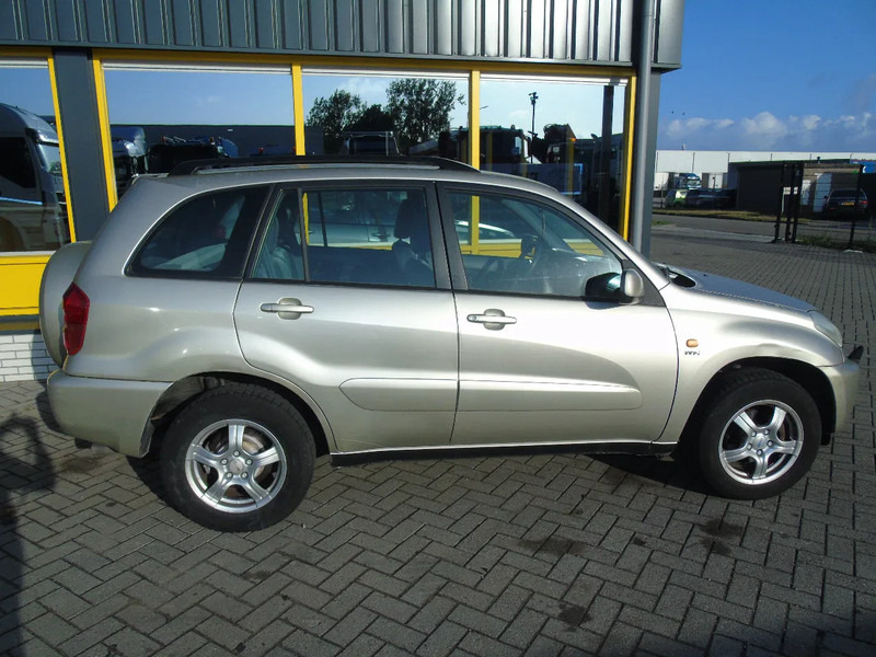 Toyota RAV4 + 4X4 + AUTOMAT + PETROL - SUV: picture 3 Toyota RAV4 + 4X4 + AUTOMAT + PETROL - SUV: picture 3