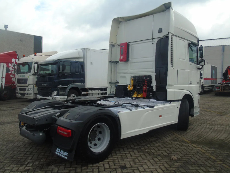DAF XF 460 + EURO 6 + SSC - Tractor unit: picture 5 DAF XF 460 + EURO 6 + SSC - Tractor unit: picture 5