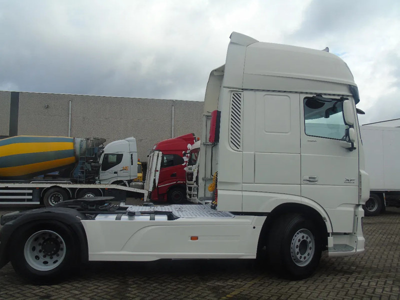 DAF XF 460 + EURO 6 + SSC - Tractor unit: picture 4 DAF XF 460 + EURO 6 + SSC - Tractor unit: picture 4