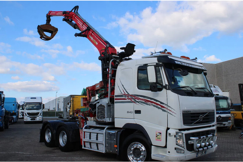 Volvo FH 16.540 + 6x4 EURO 5 + palfinger epsilon 30t/m + MANUAL - Tractor unit: picture 3 Volvo FH 16.540 + 6x4 EURO 5 + palfinger epsilon 30t/m + MANUAL - Tractor unit: picture 3