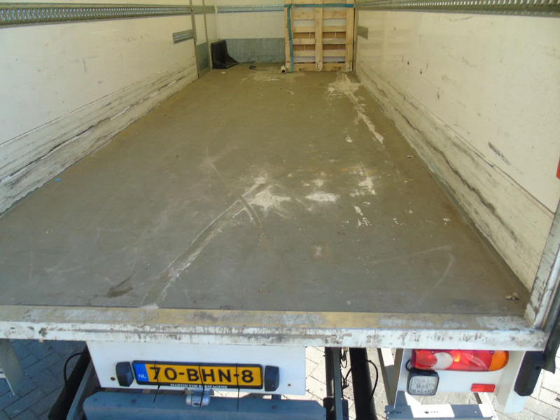 Box truck Volvo FL 250 + euro 6 + lift + 12T: picture 13 Box truck Volvo FL 250 + euro 6 + lift + 12T: picture 13