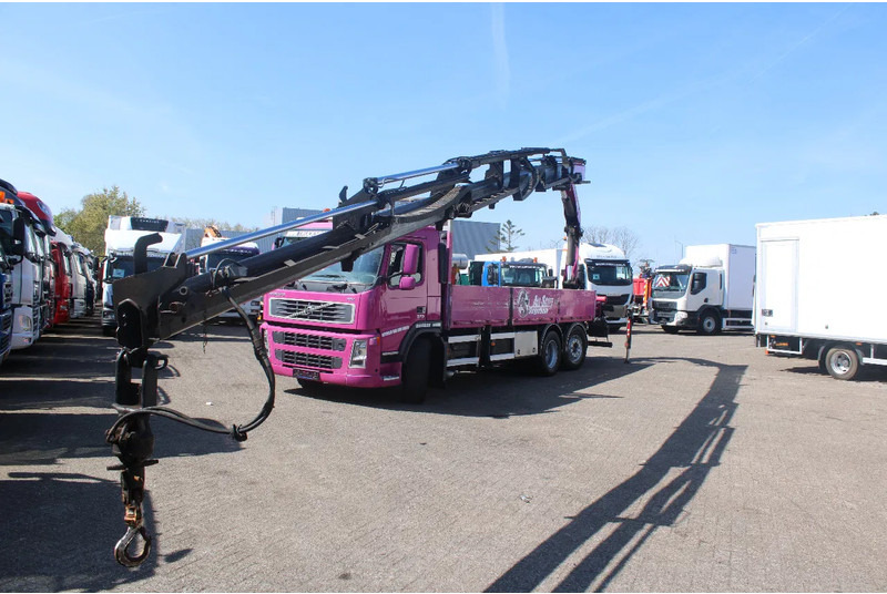 Volvo FM 370 + PALFINGER 23002 /6EXT + REMOTE + 6X2 STEERING - Crane truck: picture 3 Volvo FM 370 + PALFINGER 23002 /6EXT + REMOTE + 6X2 STEERING - Crane truck: picture 3