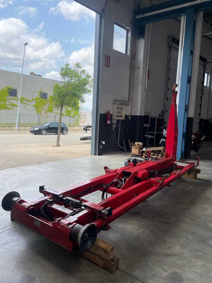 Multilift XR 10 S 36 - Tipping skip: picture 1 Multilift XR 10 S 36 - Tipping skip: picture 1