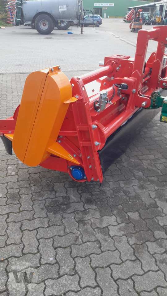 Dücker UM 27 - Flail mower/ Mulcher: picture 3 Dücker UM 27 - Flail mower/ Mulcher: picture 3