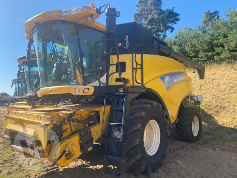New Holland CR 980 - Combine harvester: picture 1 New Holland CR 980 - Combine harvester: picture 1