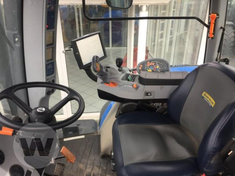 New Holland T 8.420 - Farm tractor: picture 5 New Holland T 8.420 - Farm tractor: picture 5