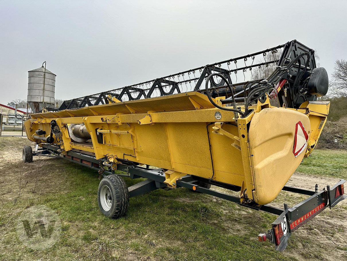 New Holland VARIFEED 10,70 M - Combine header: picture 5 New Holland VARIFEED 10,70 M - Combine header: picture 5