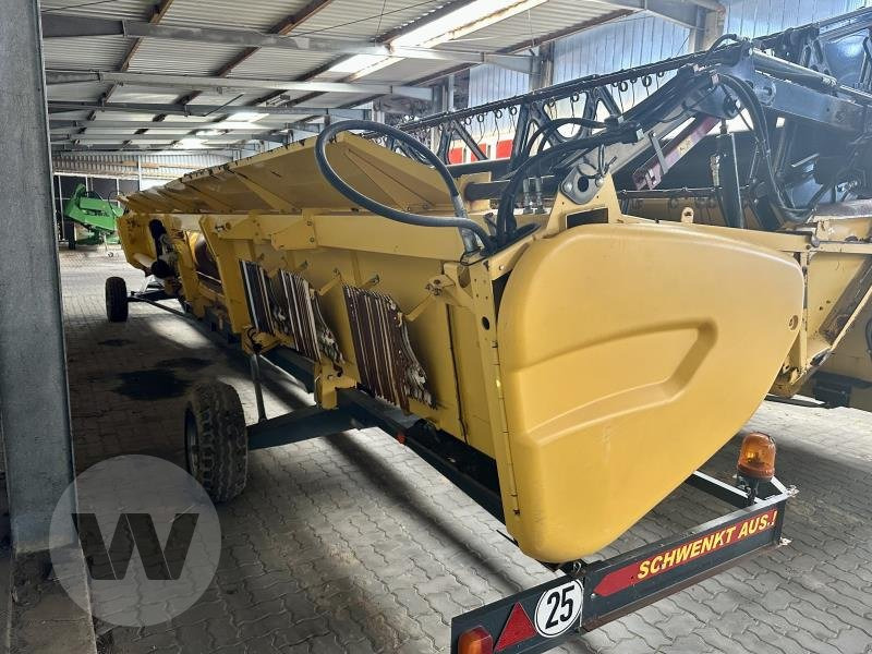 New Holland VARIFEED 35V - Combine header: picture 3 New Holland VARIFEED 35V - Combine header: picture 3
