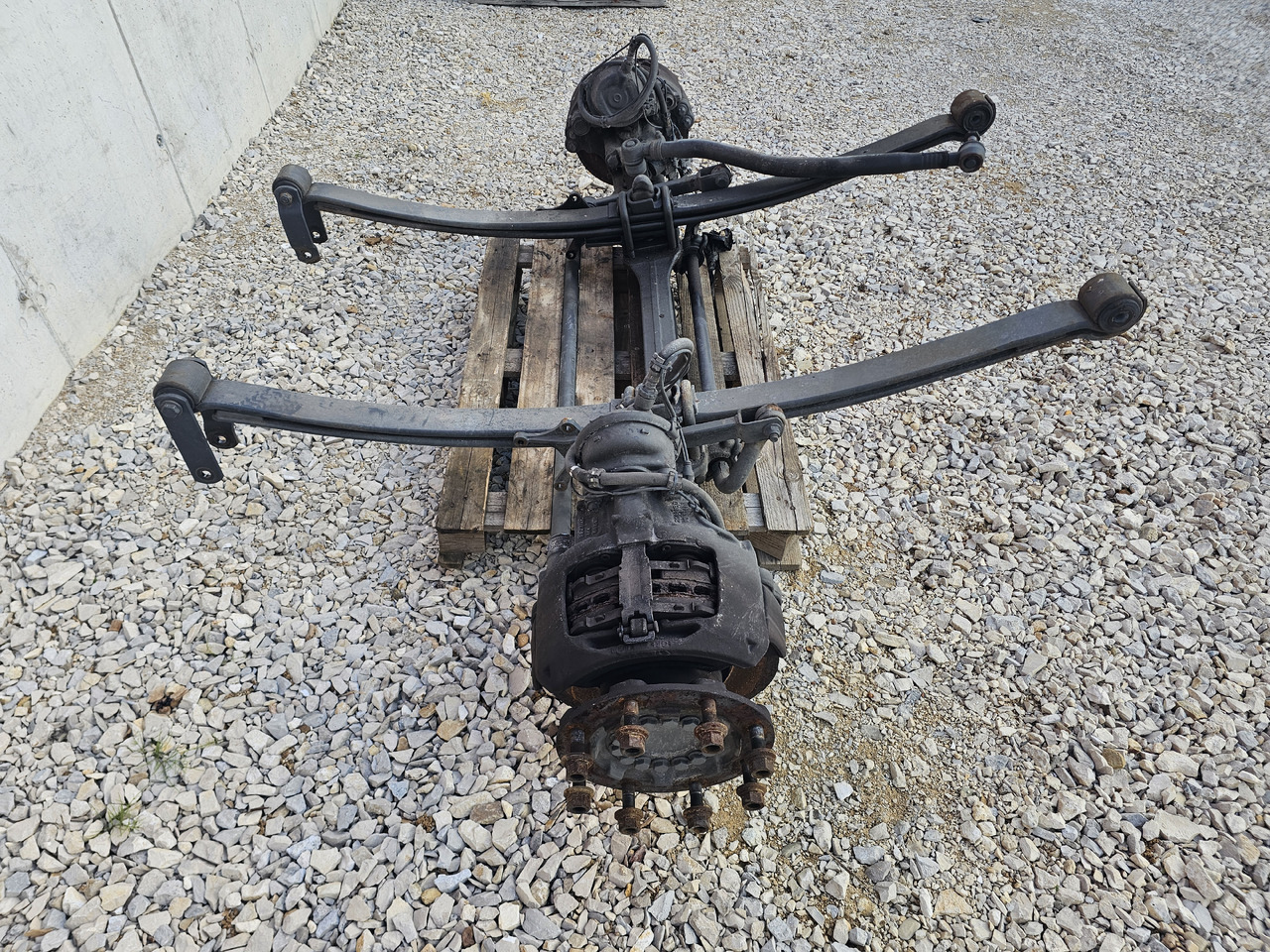 MERCEDES ATEGO MP4 12.XXX EURO 6 / COMPLETE FRONT AXLE - Front axle: picture 3 MERCEDES ATEGO MP4 12.XXX EURO 6 / COMPLETE FRONT AXLE - Front axle: picture 3