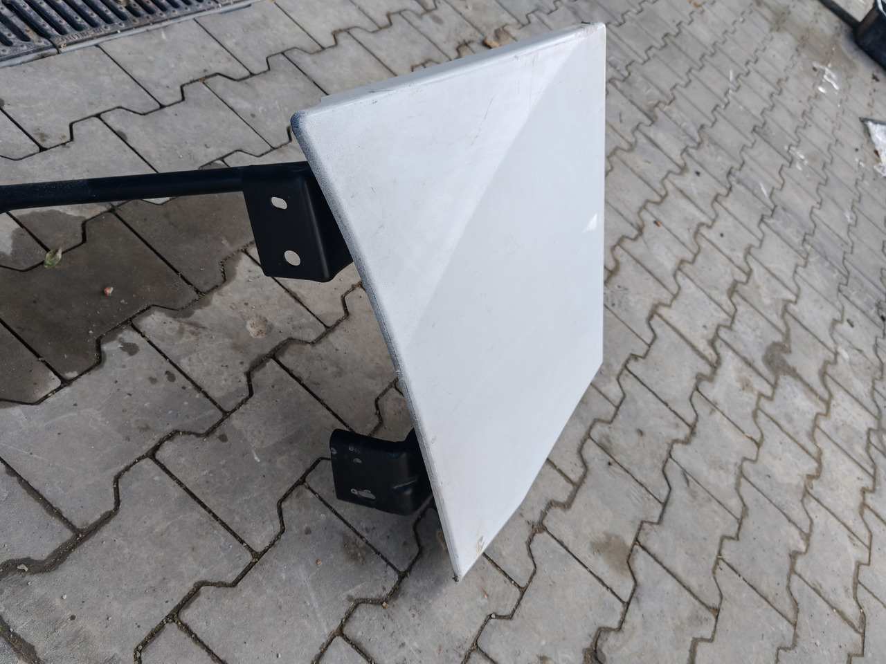 RENAULT RANGE T EURO 6 / HIGH CAB / LEFT SPOILER EXTENDER - Aerodynamics/ Spoiler: picture 4 RENAULT RANGE T EURO 6 / HIGH CAB / LEFT SPOILER EXTENDER - Aerodynamics/ Spoiler: picture 4