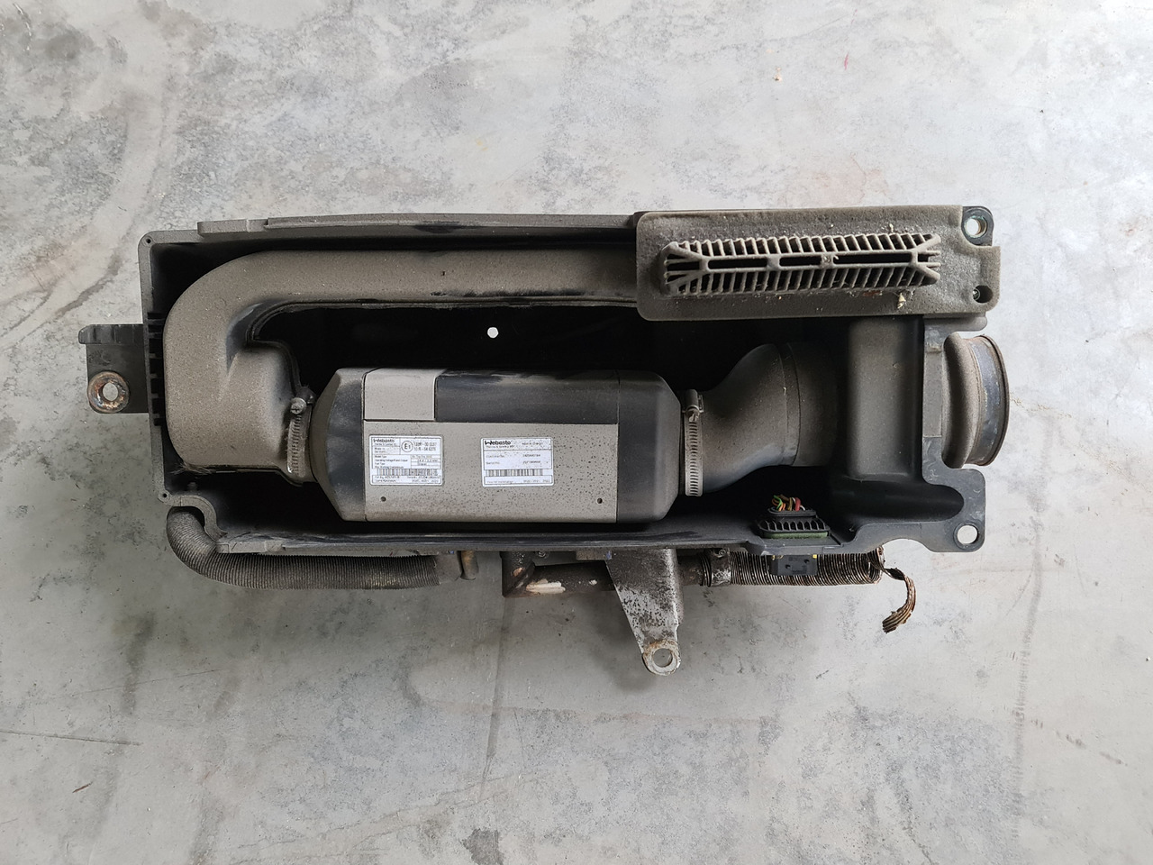 RENAULT RANGE T / WEBASTO AIR TOP EVO 2000 - Heating/ Ventilation: picture 2 RENAULT RANGE T / WEBASTO AIR TOP EVO 2000 - Heating/ Ventilation: picture 2