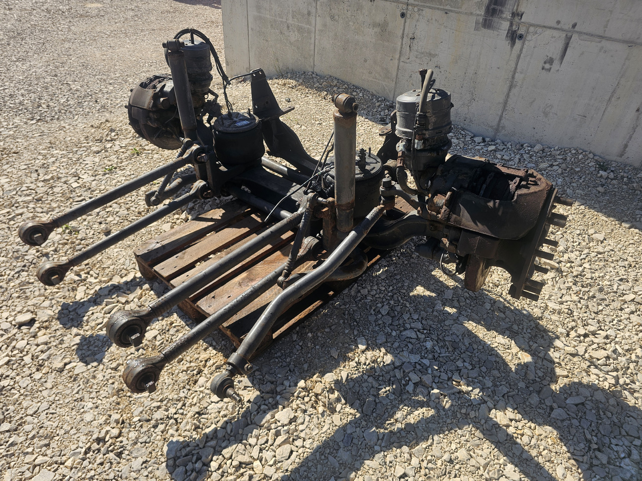 VOLVO FH FM / FRONT AIR SUNSPENSION - Front axle: picture 4 VOLVO FH FM / FRONT AIR SUNSPENSION - Front axle: picture 4