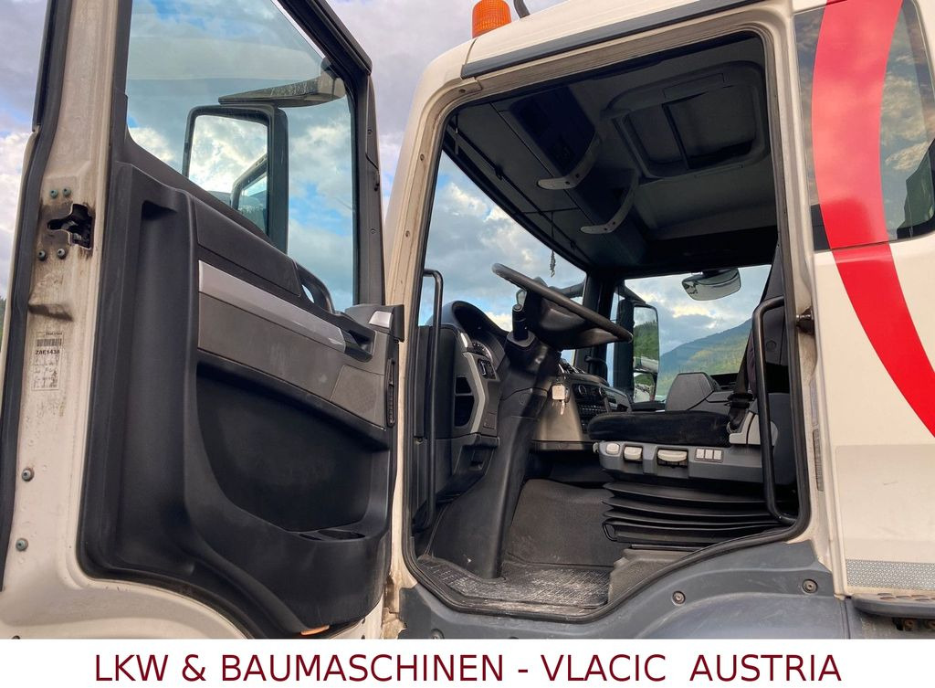MAN TGS 33.440 (6x4) EEV Abrollkipper - Hook lift truck: picture 3 MAN TGS 33.440 (6x4) EEV Abrollkipper - Hook lift truck: picture 3
