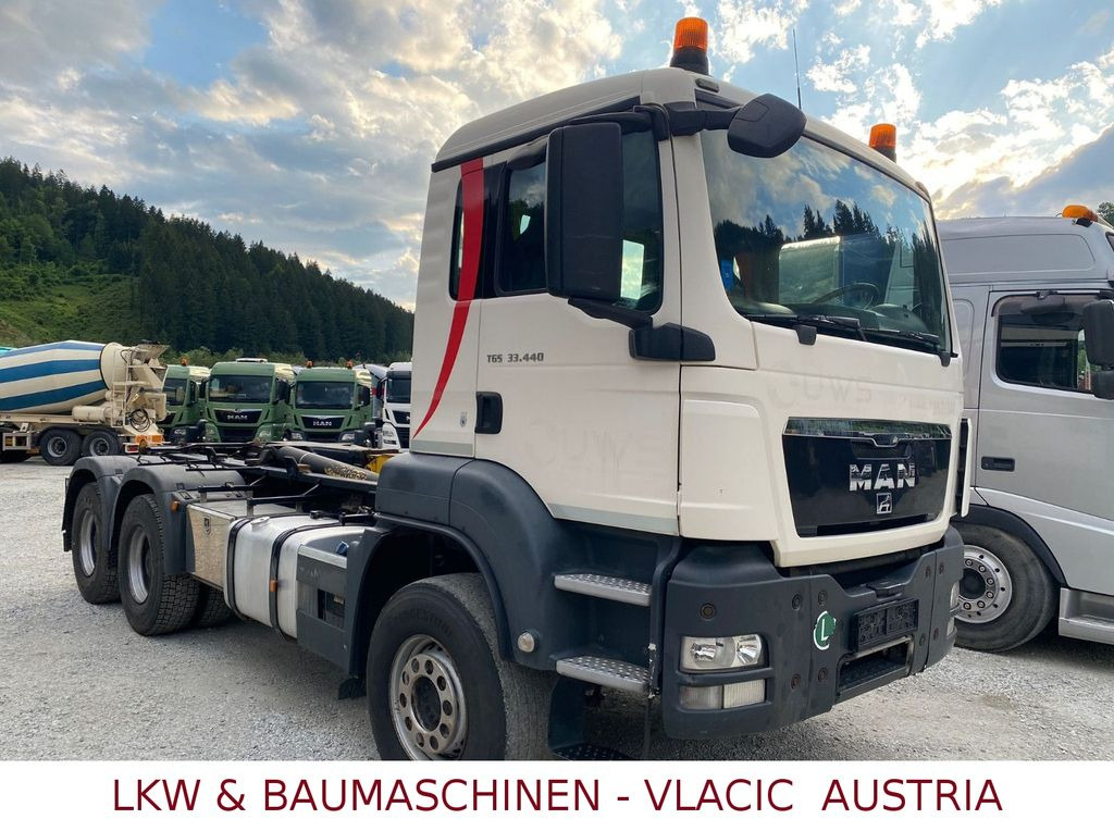 MAN TGS 33.440 (6x4) EEV Abrollkipper - Hook lift truck: picture 2 MAN TGS 33.440 (6x4) EEV Abrollkipper - Hook lift truck: picture 2