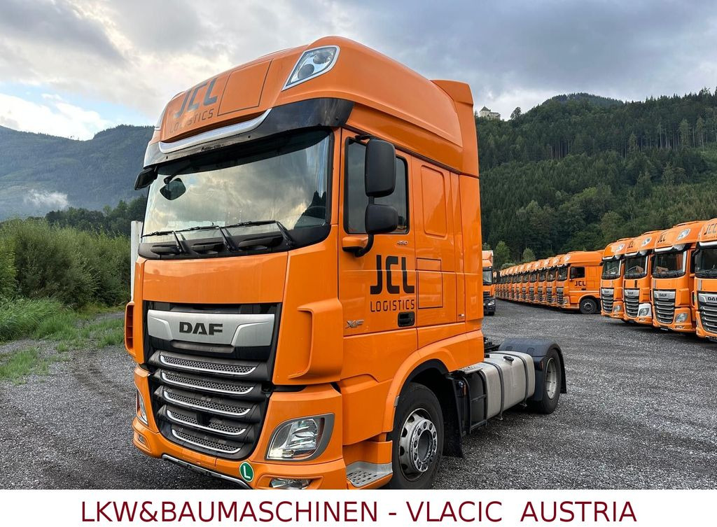 DAF XF 450 FT SSC - ADR AT-FL-EX DAF XF 450 FT SSC Mega SZM vorne Blatt feder - Tractor unit: picture 1 DAF XF 450 FT SSC - ADR AT-FL-EX DAF XF 450 FT SSC Mega SZM vorne Blatt feder - Tractor unit: picture 1