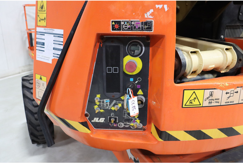 Articulated boom JLG H340AJ: picture 11
