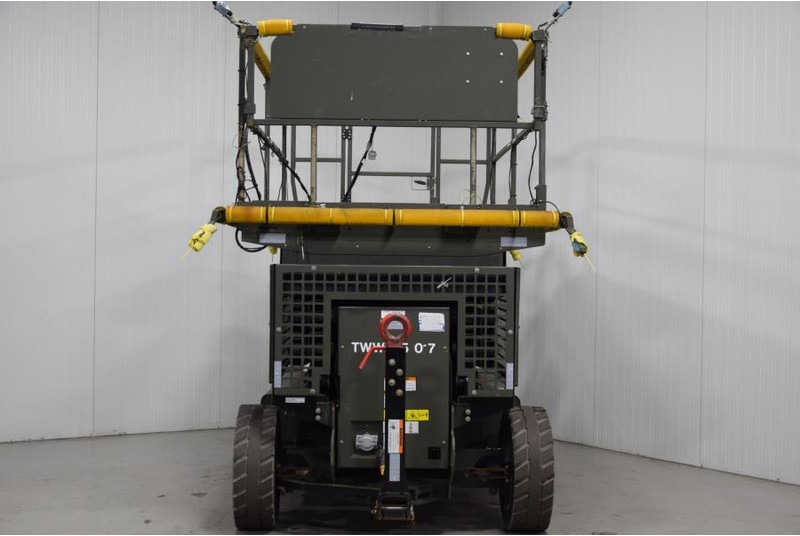 JLG M3369 - Scissor lift: picture 2 JLG M3369 - Scissor lift: picture 2