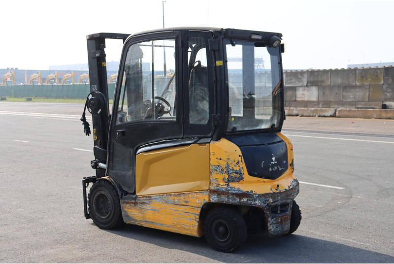 Mitsubishi FB35N - Electric forklift: picture 5 Mitsubishi FB35N - Electric forklift: picture 5