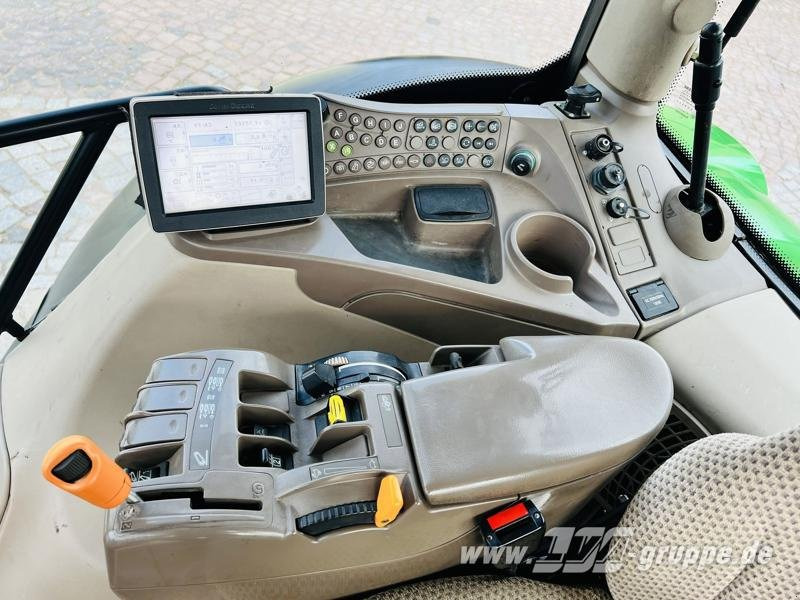 Farm tractor John Deere 6210R: picture 11 Farm tractor John Deere 6210R: picture 11